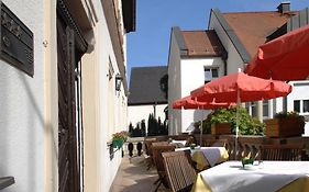 Hotel Gasthof Der Krug  3*